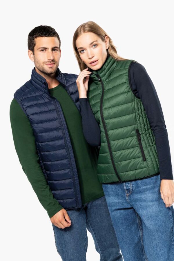 MEN’S LIGHTWEIGHT SLEEVELESS FAKE DOWN JACKET