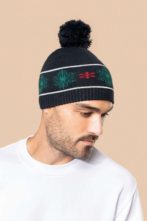 BEANIE WITH CHRISTMAS PATTERNS