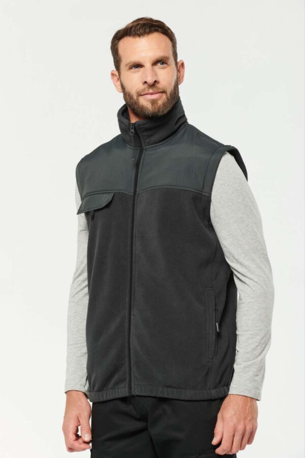 FLEECE JACKET WITH REMOVABLE SLEEVES